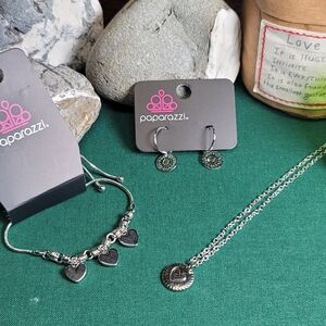 Paparazzi Silver Heart and Circle Jewelry Set